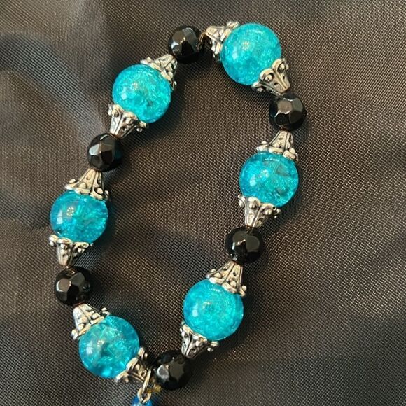 NWT Angelas Designs handmade turquoise & silver beaded stretch bracelet - Picture 5 of 6